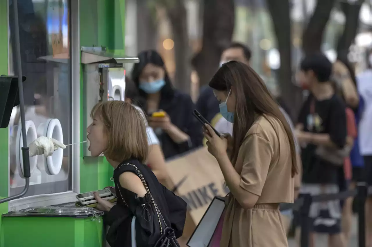 Thousands stranded in China resort city amid COVID lockdown