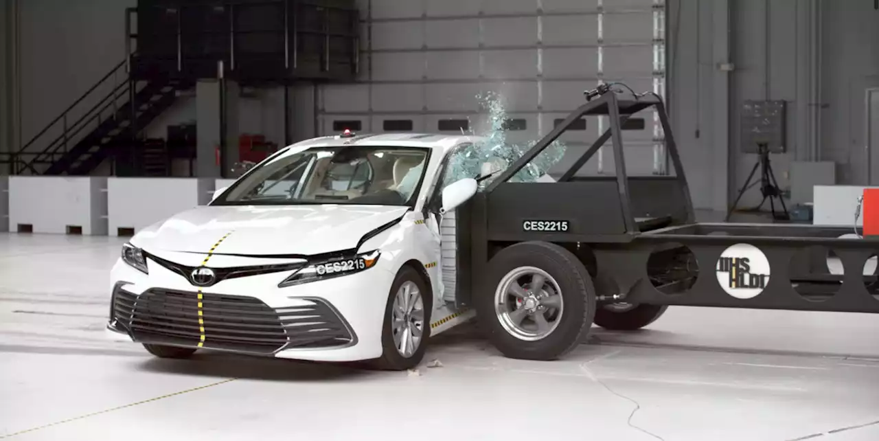 New Side Crash Tests Show Bad Results for Sedans