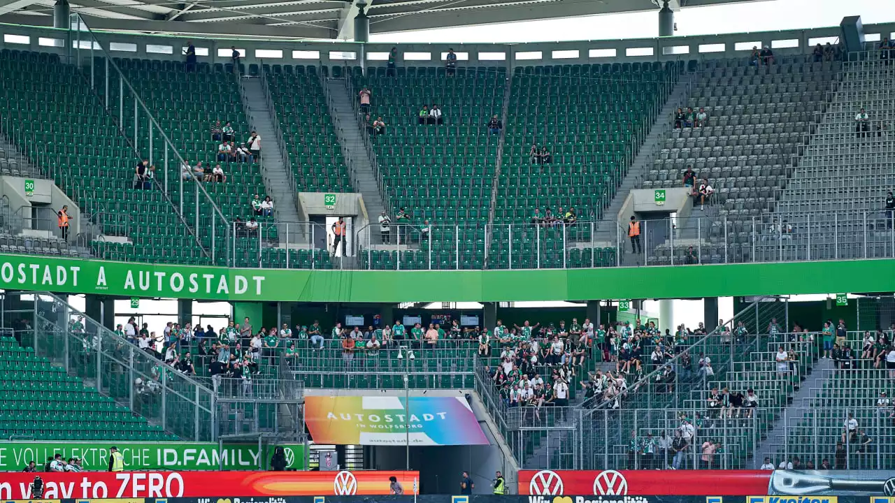 Werder Bremen: Wegen Polizei-Kontrollen: Ultras hauen aus Wolfsburg ab