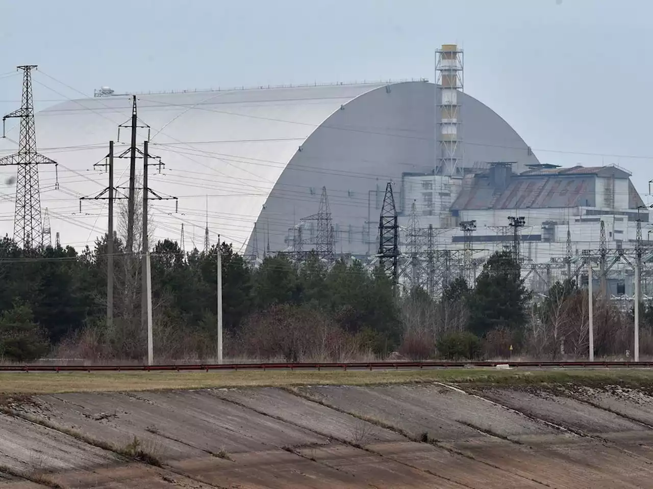 Ukrainian nuclear plant power lines shelled