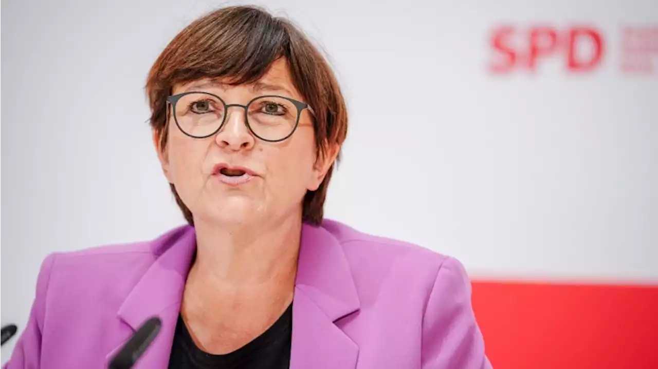 SPD-Chefin: Schröder handelt im eigenen Interesse