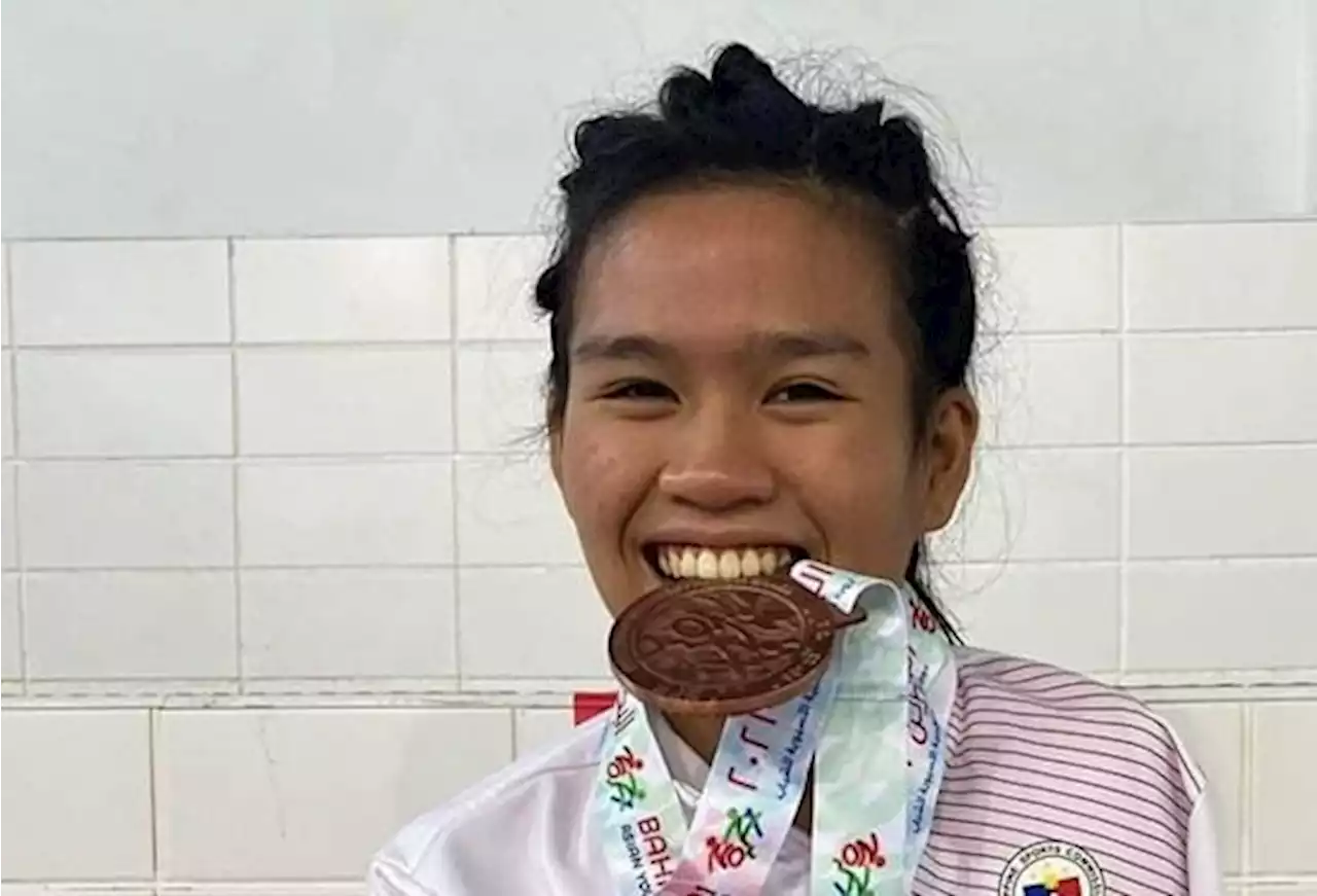 Swimmer emerges 1st PH triple gold medalist