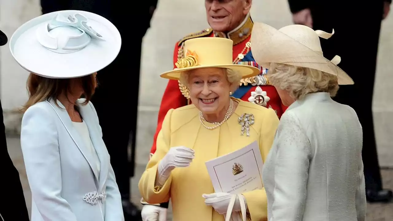 Queen Elizabeth: 'Untypisch glücklich' am Tag der Hochzeit von William und Catherine