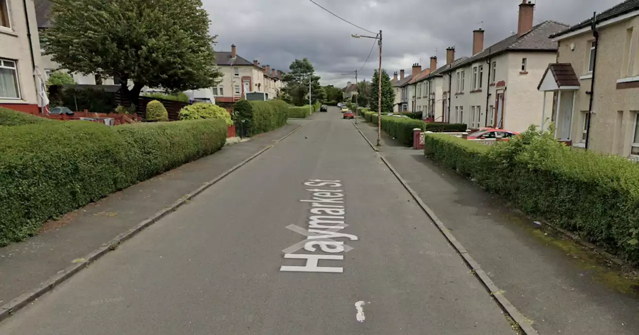 Two men rushed to hospital after 'stabbing' on Glasgow east end street