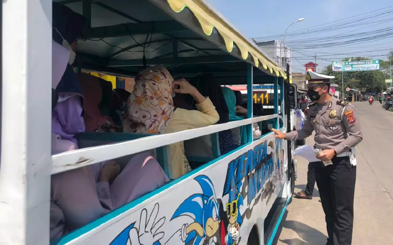 Odong-Odong Masih Nekat Berkeliaran di Jalan Raya, Halo, Pak Polisi