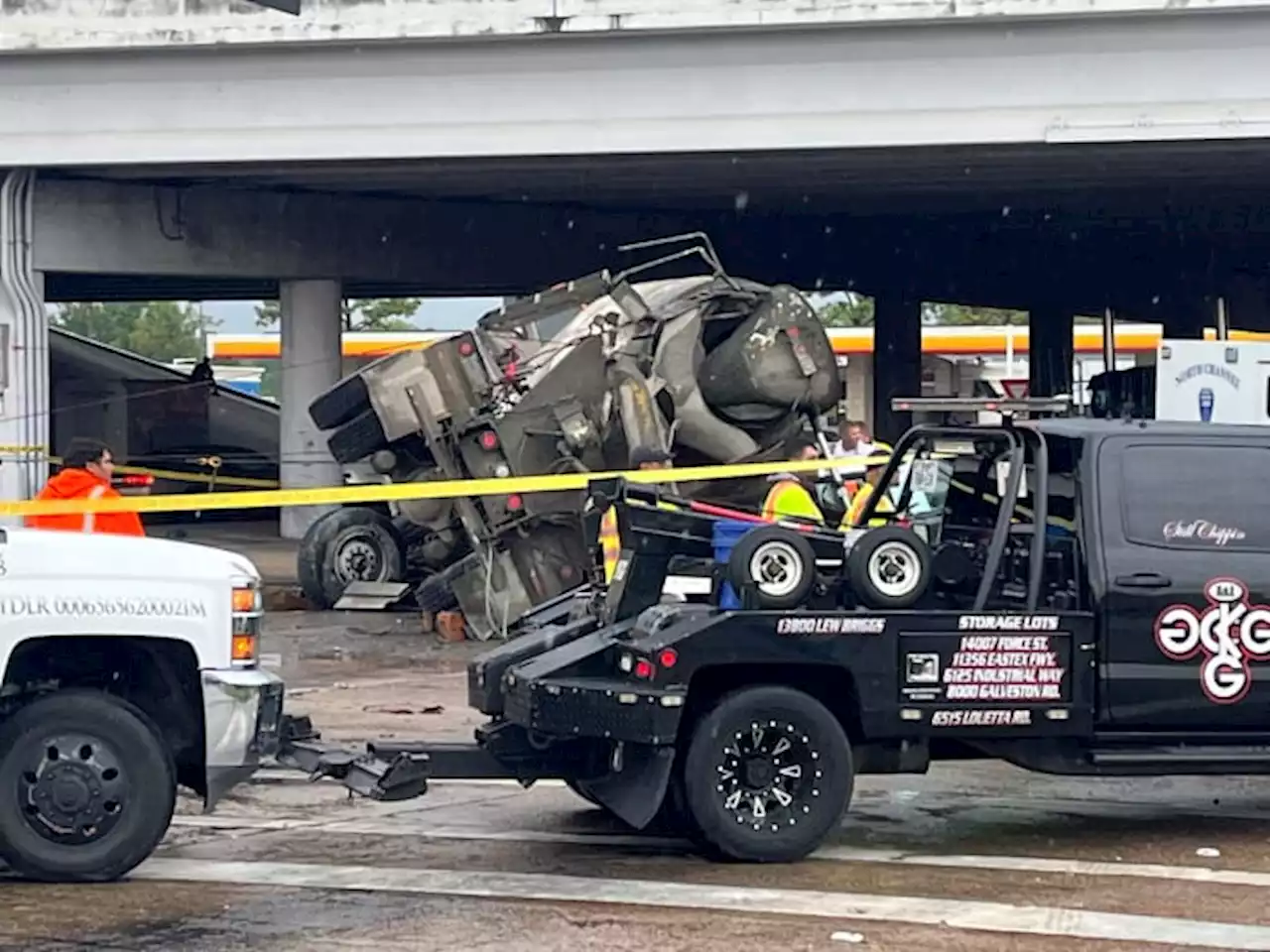 Toddler dies after cement truck falls over bridge, onto another vehicle on NE Harris County beltway, HCSO says