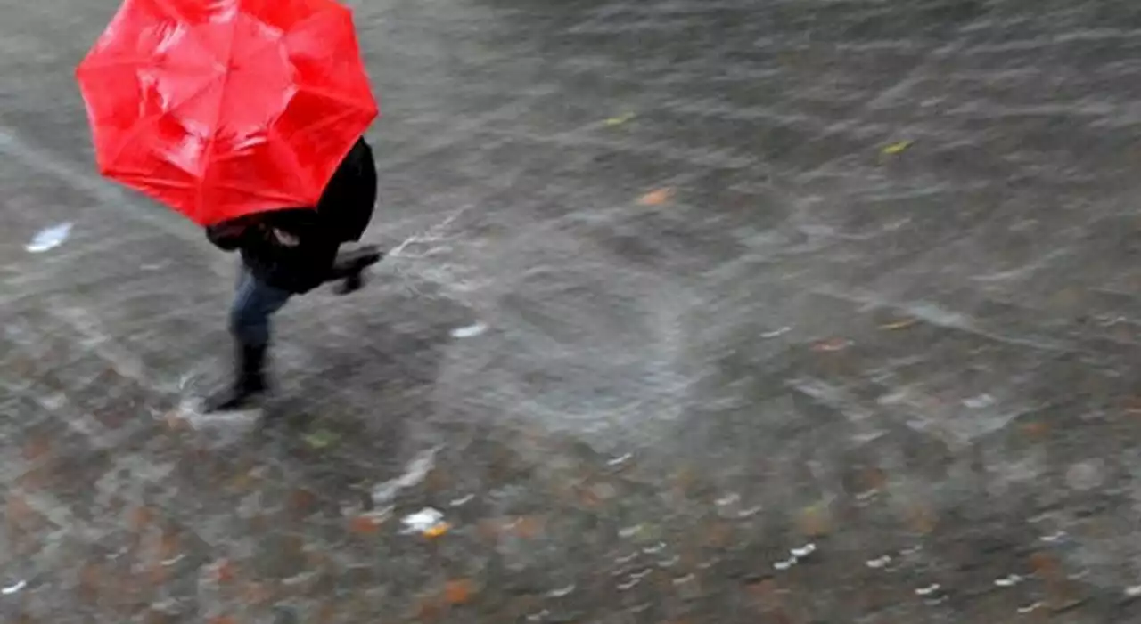 Meteo, dopo il caldo arrivano piogge e tornado: allerta meteo in tre regioni