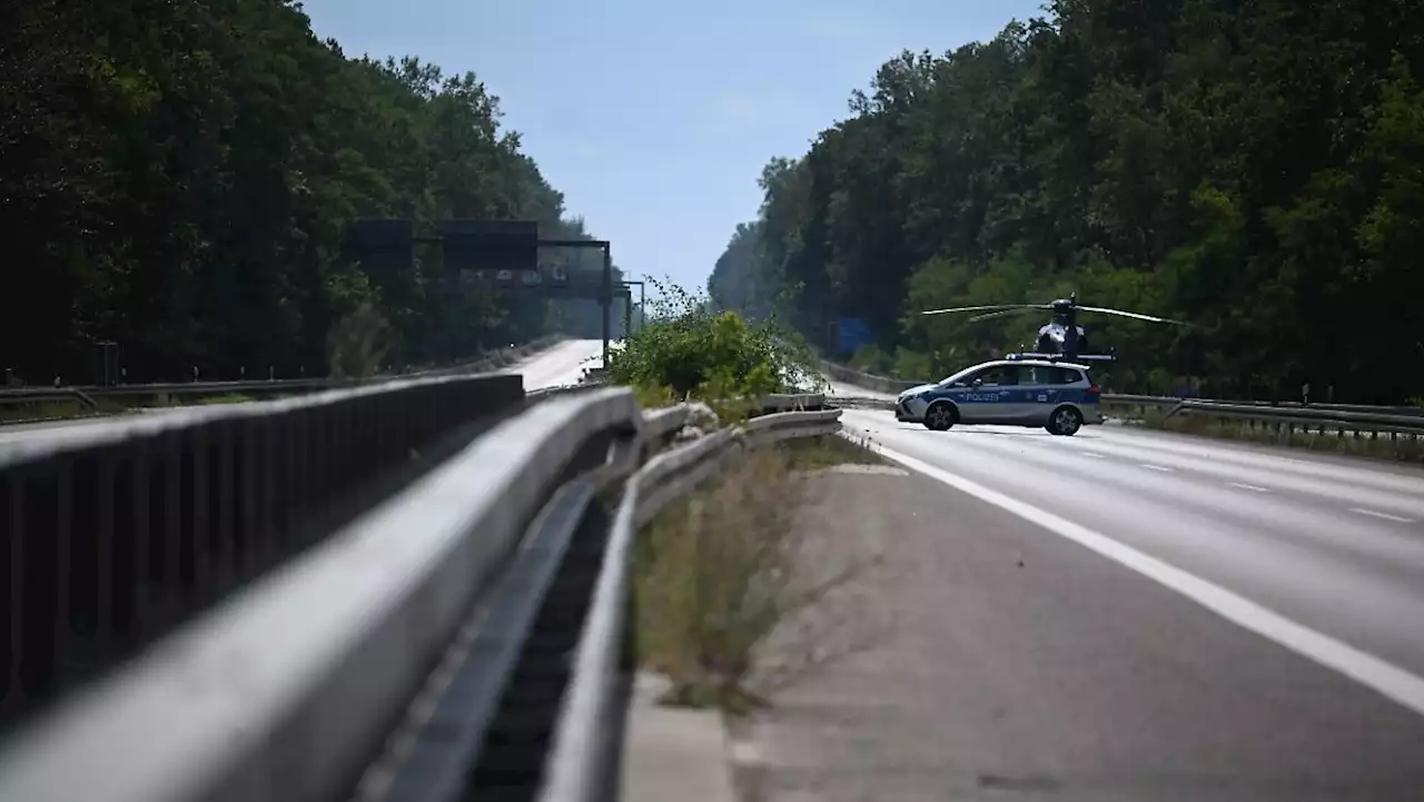 Brand in Grunewald immer noch nicht gelöscht