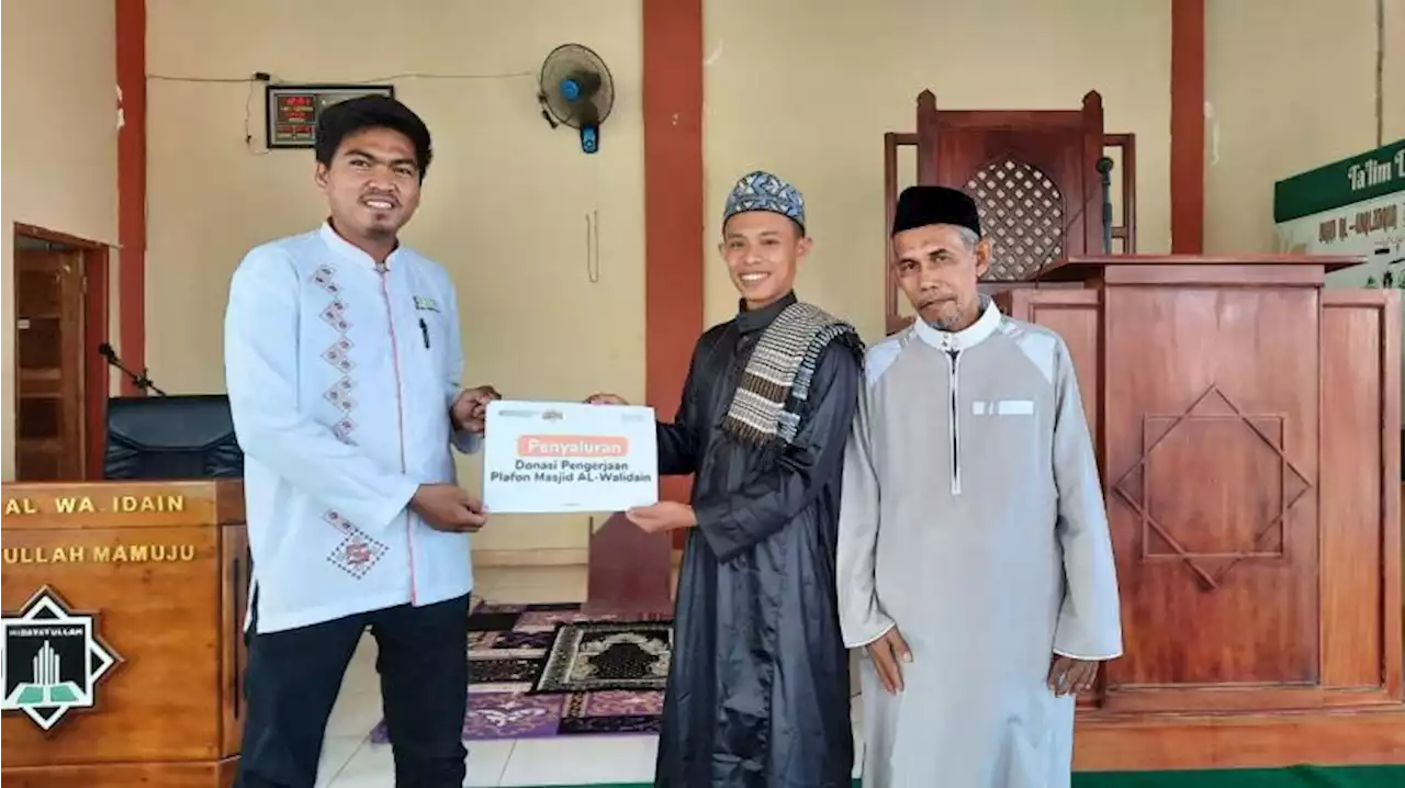 BMH Dukung Penyelesaian Pemasangan Plafon Masjid Al-Walidain Mamuju |Republika Online