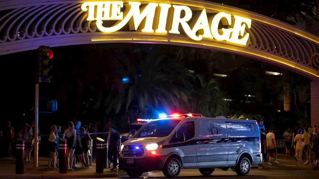 Man held in killing at Vegas Strip resort has prison history