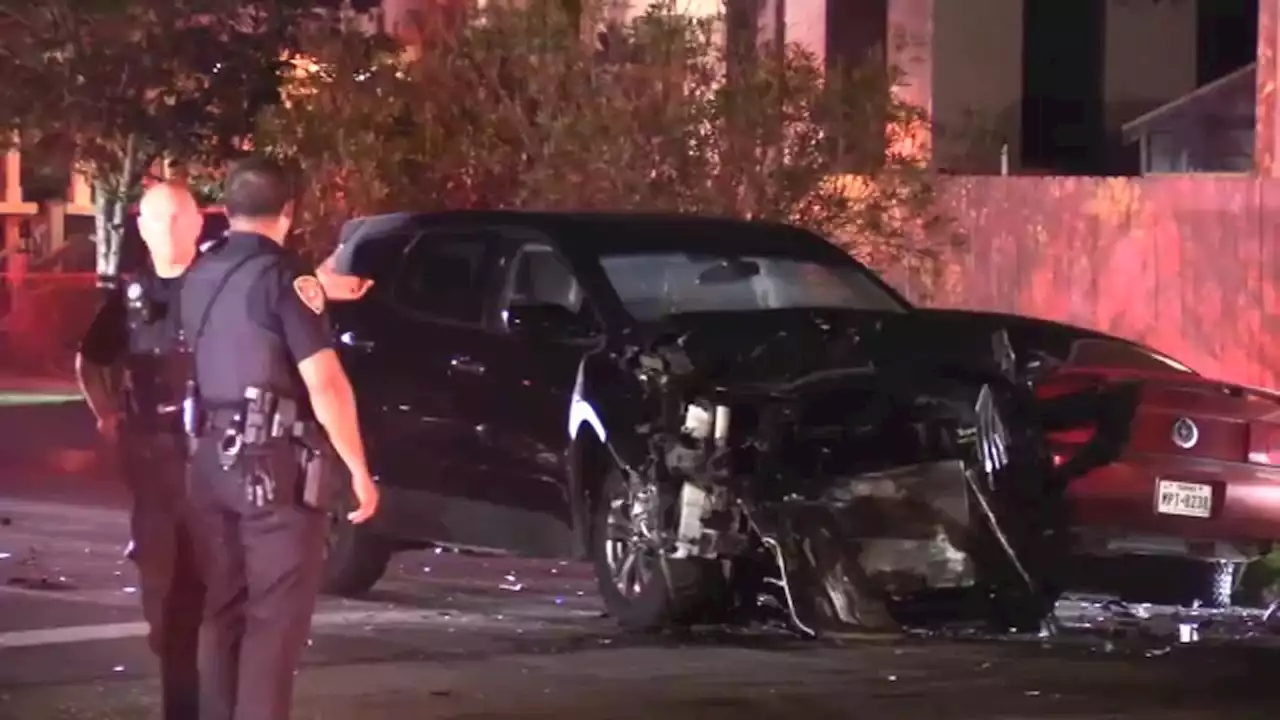 At least 1 killed, several injured in golf cart crash with truck and SUV, Galveston police say