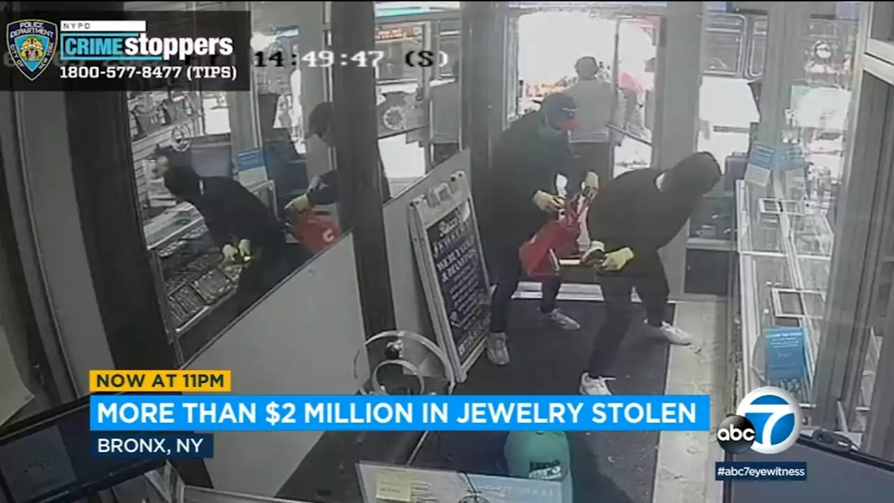 More than $2 million in jewelry stolen from New York store in smash-and-grab