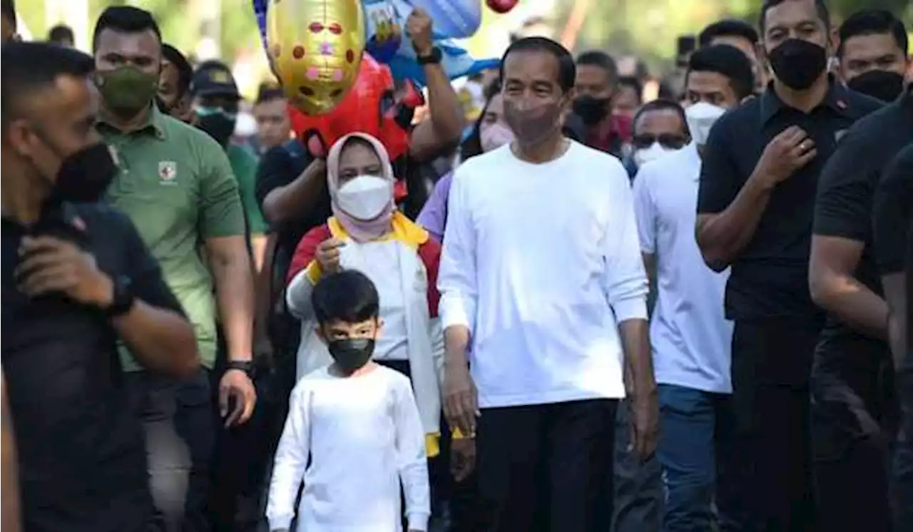 Presiden Berjalan Santai BarengJan Ethes di CFD Solo