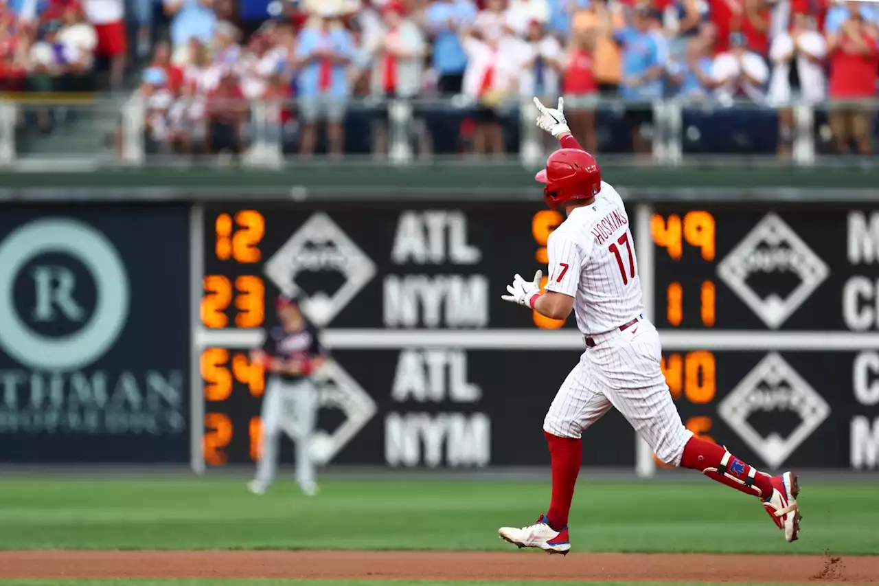 Hoskins, Streaking Phillies Rout Nationals 11-5