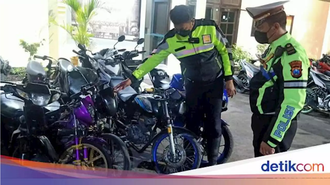 Polisi di Pasuruan Angkut 40 Motor Hasil Razia Balap Liar