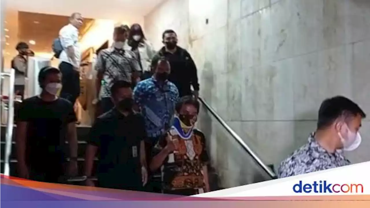 Terungkap! Ini Alasan Roy Suryo Pakai Penyangga Leher