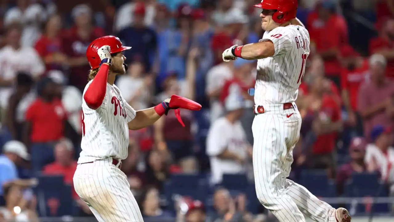 Hoskins, streaking Phillies rout Nationals 11-5