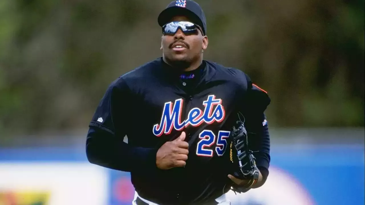 Bobby Bonilla's Mets contract sells for $180K at auction