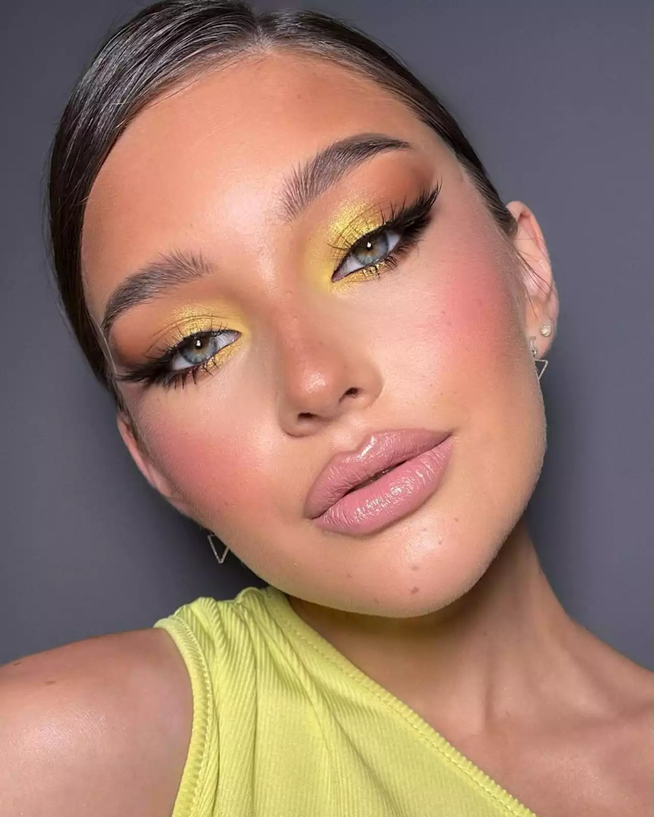 These are the 3 viral makeup trends we’ll ALL be trying this summer