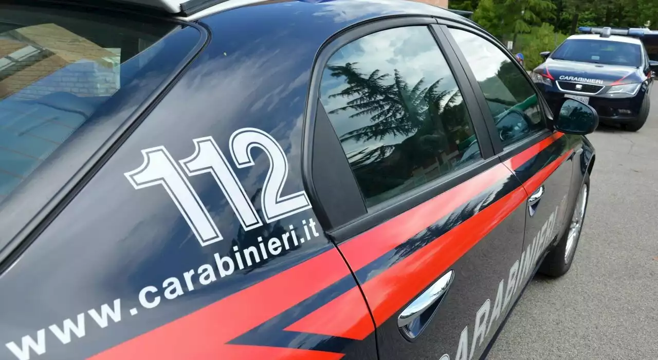 Anziano di 73 anni uccide la moglie a bastonate dopo una lite: tragedia a Venaria