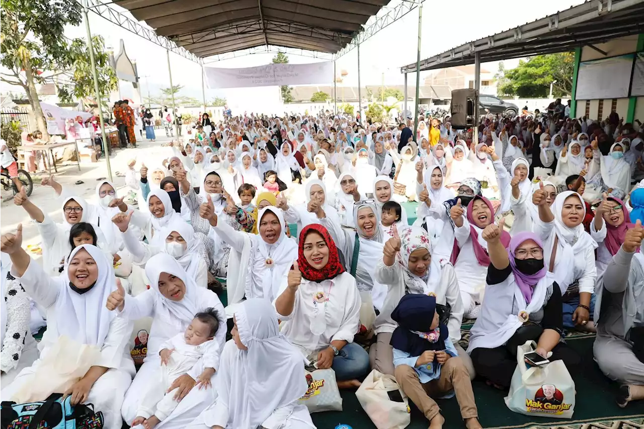 Ratusan Mak-mak di Rancaekek Bandung Dukung Ganjar Pranowo di Pemilu 2024