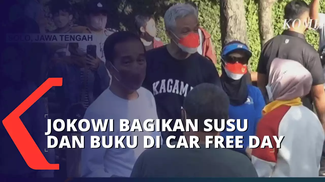 Sapa Warga di Car Free Day, Jokowi Bagikan Buku dan Susu pada Anak-anak