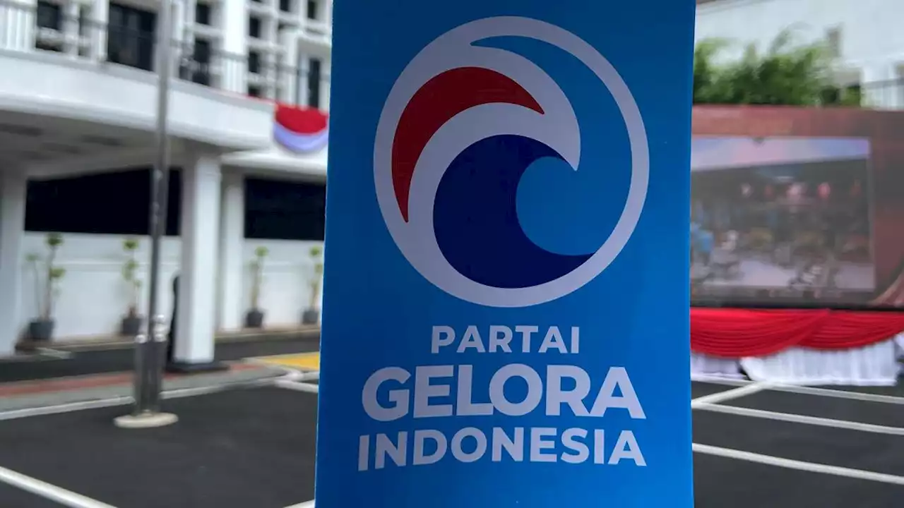 Simpatisan Partai Gelora Berteriak Anis Matta Presiden Usai Daftar Pemilu 2024