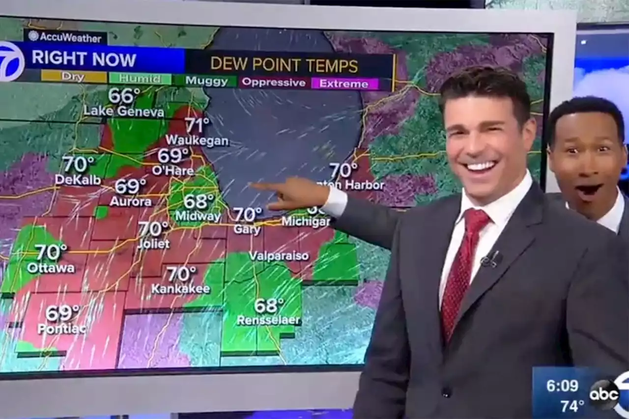 Chicago weatherman loses it when he discovers touch screen during live broadcast