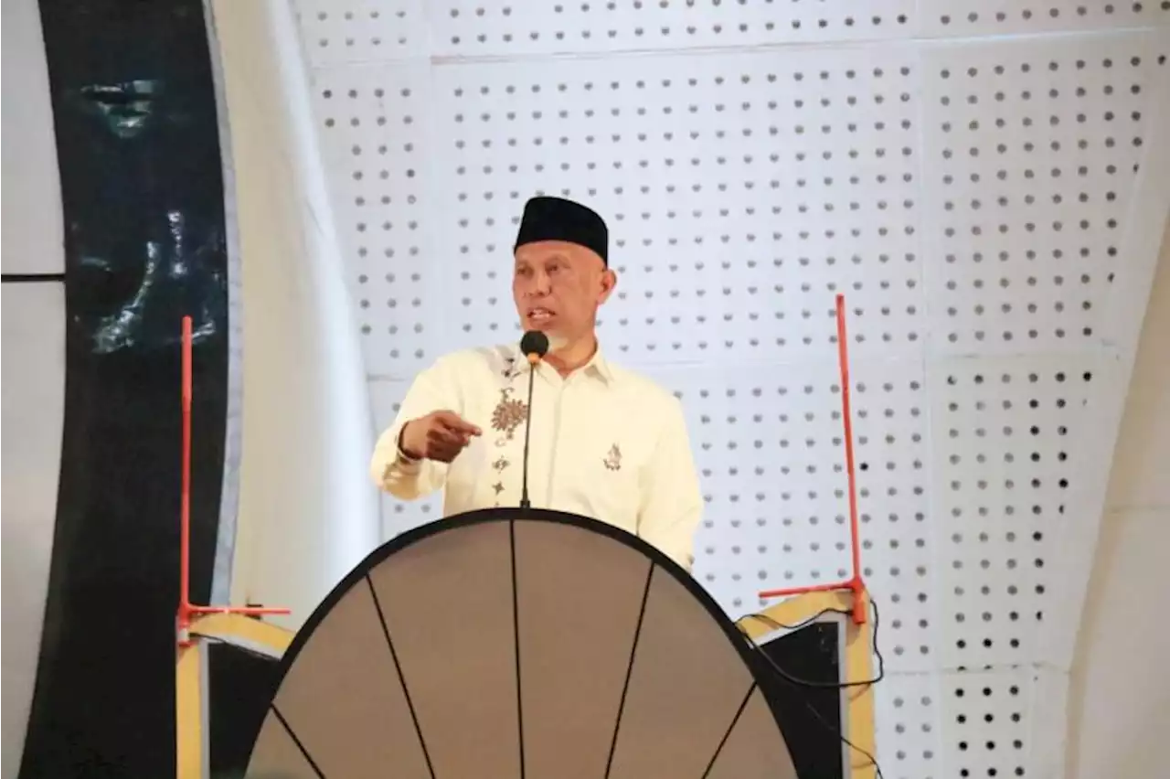 Gubernur Sumbar Intruksikan ASN Kibarkan Bendera Merah Putih Sebulan Penuh |Republika Online