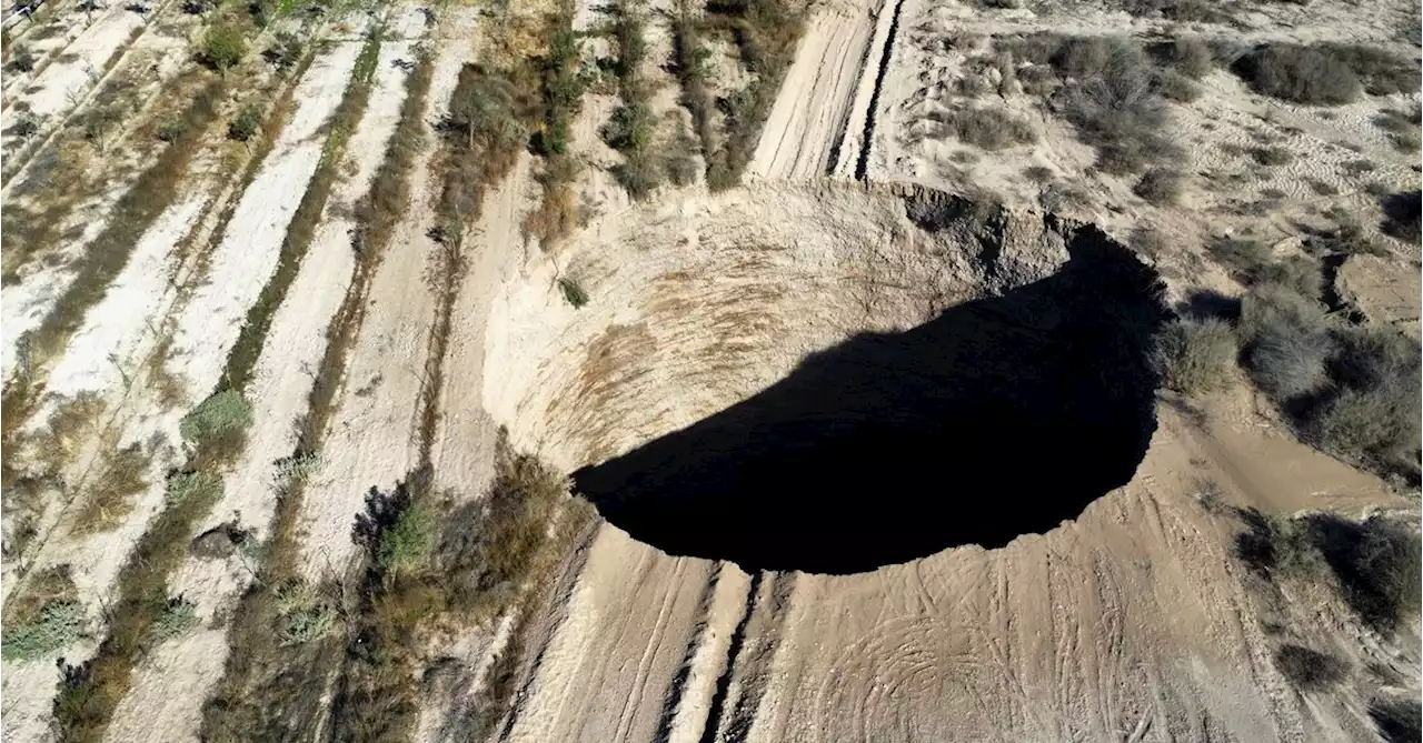 Chile sinkhole grows large enough to swallow France's Arc de Triomphe