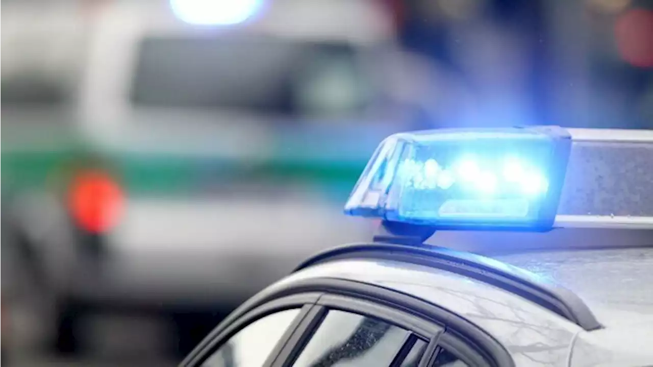 85-Jährige in Berlin mit Schusswaffe bedroht und verletzt