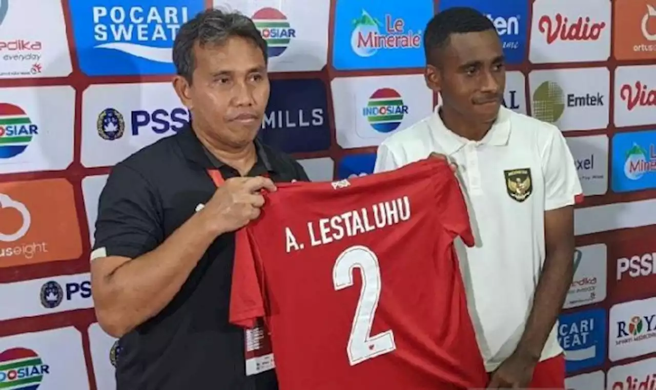 Bima Sakti: Jersey Mendiang Alfin Lestaluhu Jadi Pemacu Motivasi Pemain Timnas U-16 Indonesia