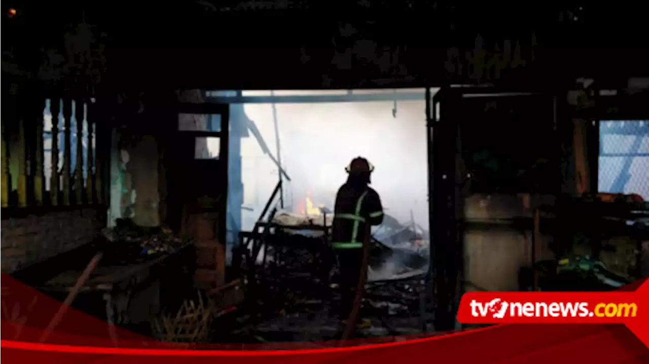 Enam Rumah di Kawasan Padat Penduduk Japaris Medan Hangus Terbakar