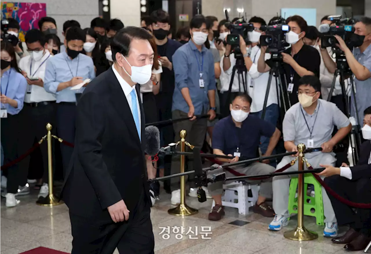 [속보]휴가 마친 윤 대통령, 박순애 경질 등 묻자 “국민 관점서 모든 문제 점검”