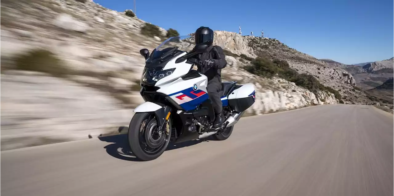 2022 BMW K 1600 Is the Super Cruiser that Thinks It’s a Sport Bike