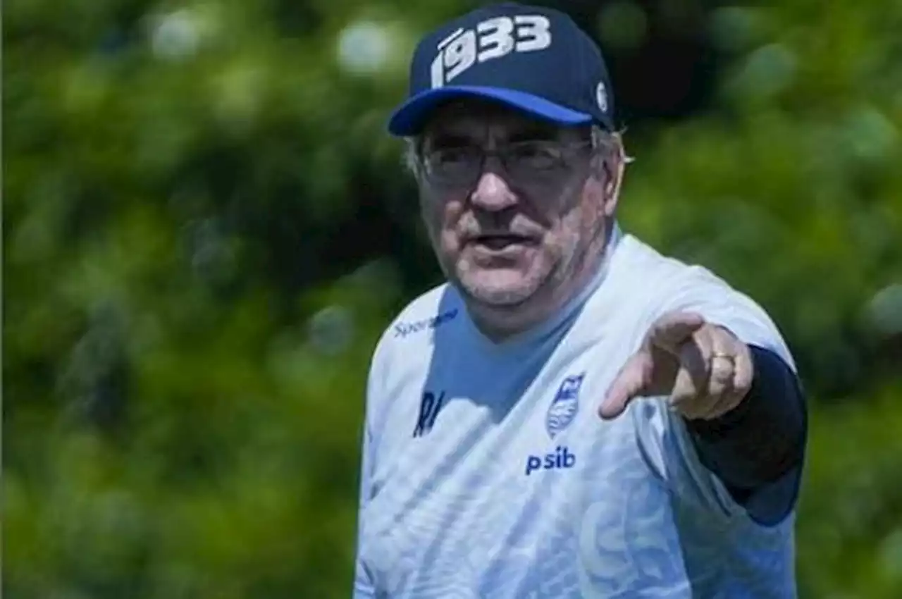 Legenda Persib Bandung Sebut Taktik Robert Rene Alberts Terlalu Monoton - Bolasport.com