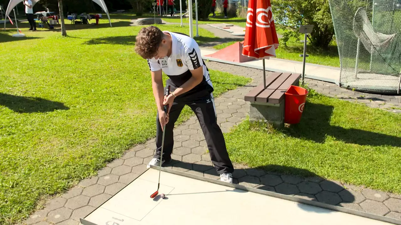 Wo Bälle Fliegen lernen - Minigolf-WM in Murnau