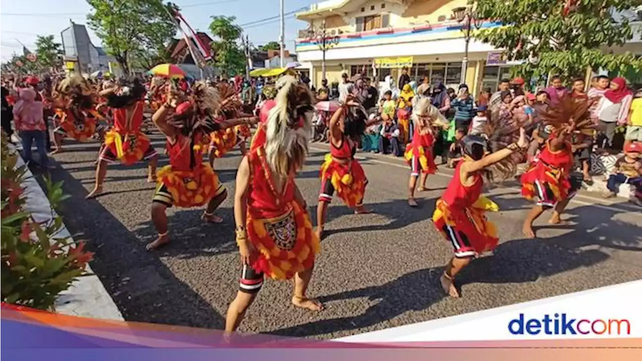 2022 Penari Bujangganong dan Sufi Menari Massal Pecahkan Rekor MURI