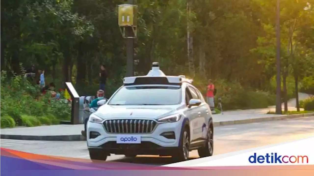 China Luncurkan Layanan Taksi Robot Tanpa Sopir