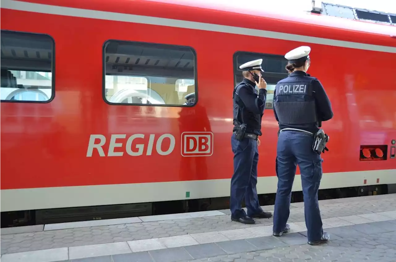 Festnahme am Bahnhof: Badeschlappen-Flucht geht schief in Cham - idowa