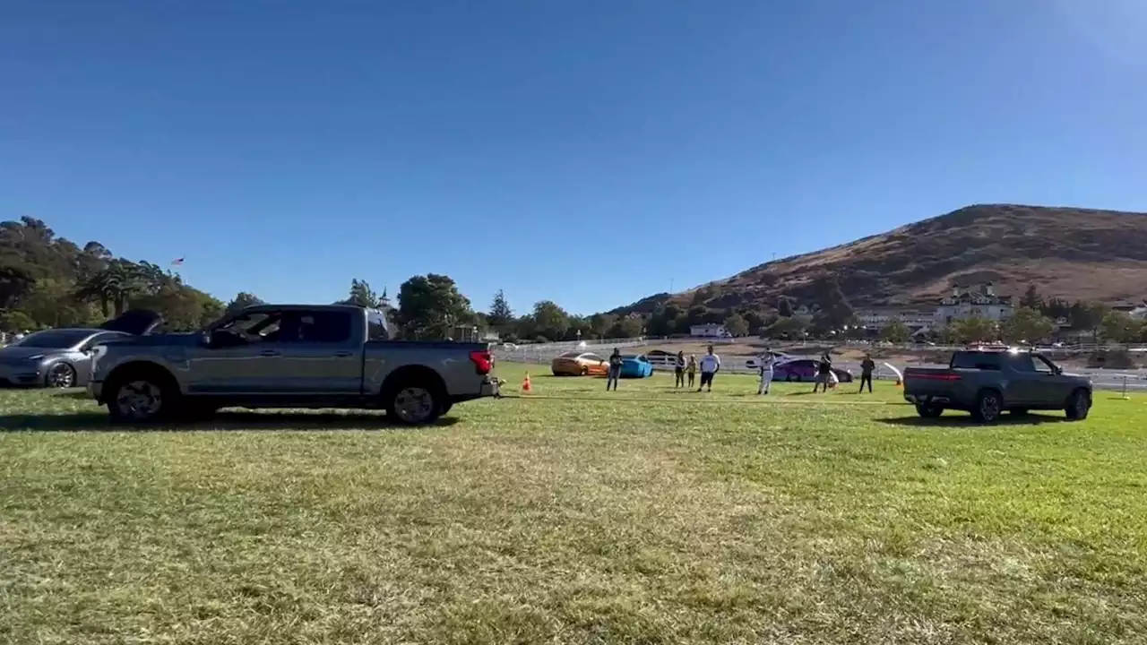 Watch This Tug Of War Battle Between Ford F-150 Lightning And Rivian R1T