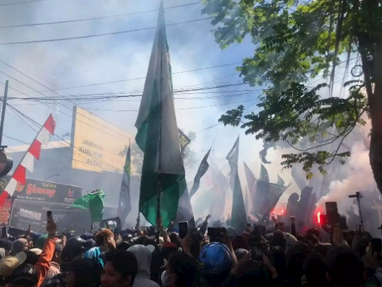 Aji Santoso Gembira dengan Pergeseran Jadwal Persebaya