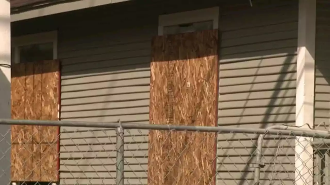 ‘It’s ridiculous:’ Family says they came home to rental home boarded up and locked with pets still inside