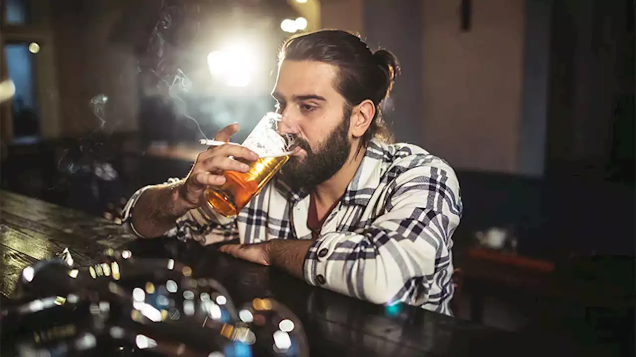 Quitting Smoking Can Halt Dangerous Drinking, Too