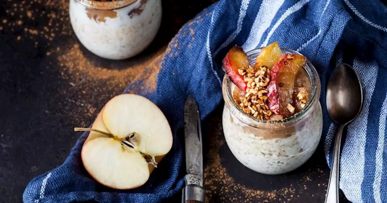 These Collagen-Packed Cinnamon Overnight Oats Are Filling & Taste Like Dessert