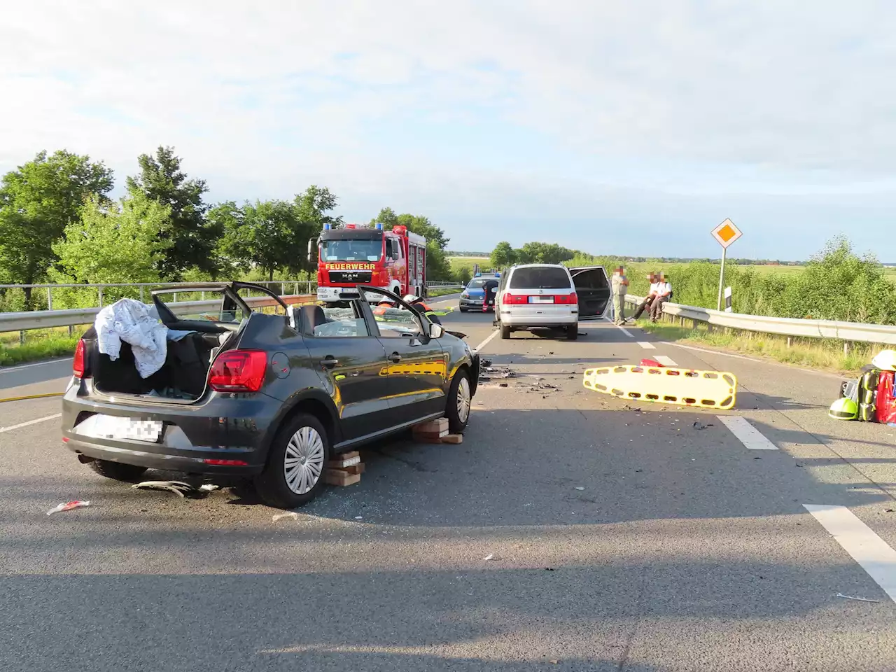 Per Helikopter ins Krankenhaus: Frau bei Unfall schwer verletzt