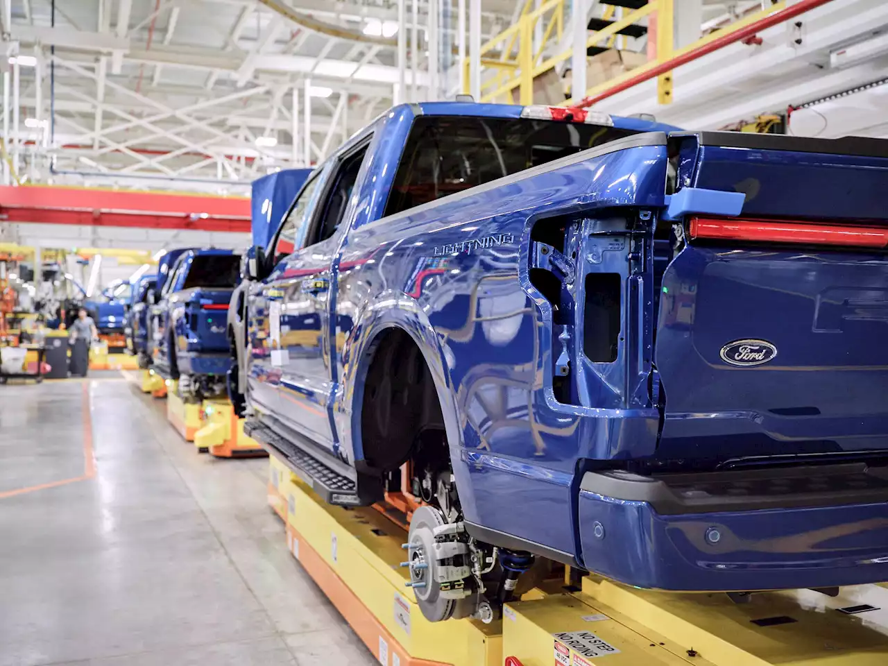 Ford Raises Price of Electric F-150 Lightning by Up to $8,500 Due to ‘Significant Material Cost Increases'