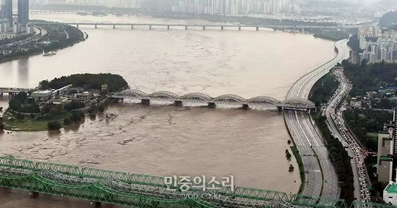 엄청난 집중호우에 극장들도 줄줄이 피해, 운영 중단 소식 이어졌다