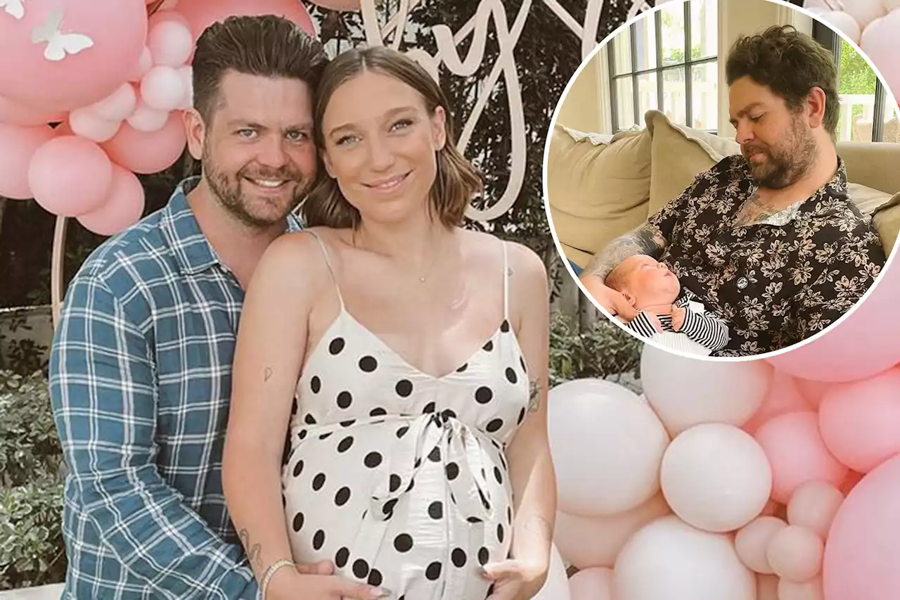 Jack Osbourne shares cuddly photo with 4-week-old daughter Maple