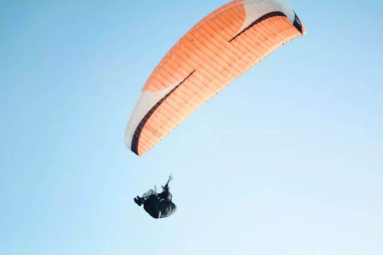 Pennsylvania man breaks skydiving record for charity